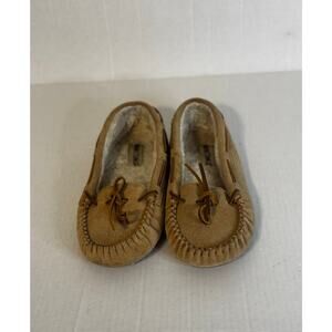 Minnetonka Women's Sherpa Lined Moccasins Size 9W‎